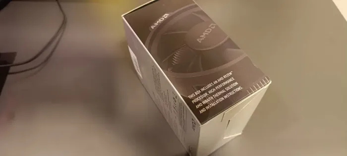 Cooler Padrão AMD Ryzen (Wraith Stealth) - Na Caixa Original