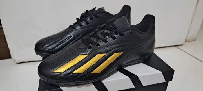 Chuteira society adidas