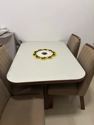Mesa de jantar 4 lugares