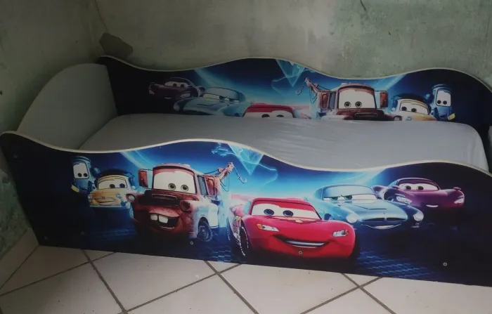 Cama infantil com colchão