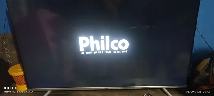 Tv philco 55 com defeito tela tremendo a imagem depois fica branca