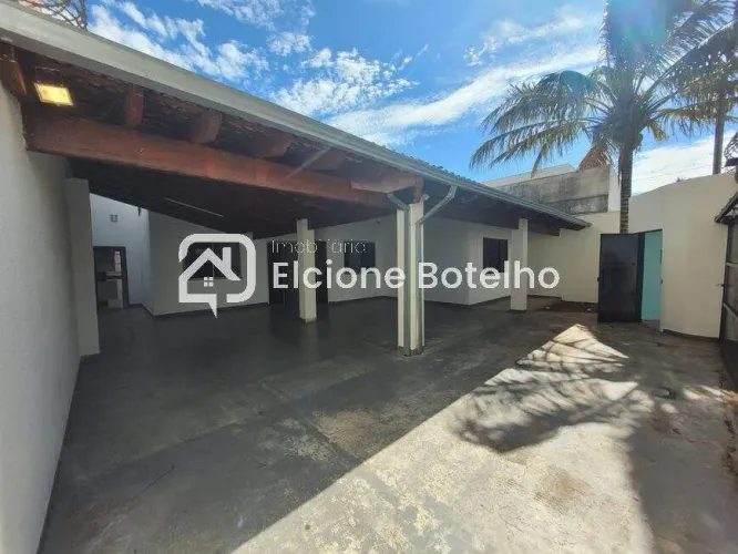 Casa para aluguel, 3 quartos, 1 suíte, 2 vagas, SANTA ROSA - Uberlândia/MG