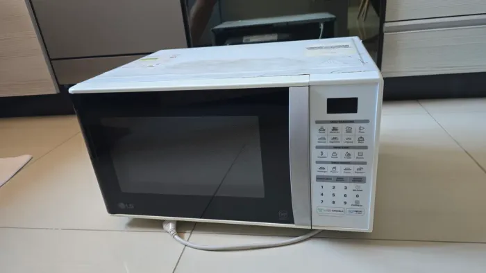 Microondas LG semi novo e funcionando