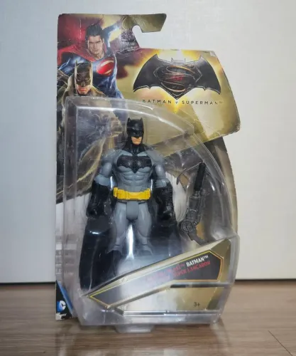 Boneco Figura De Ação Batman Grapnel Blast Filme Batman vs Superman Lacrado 2015