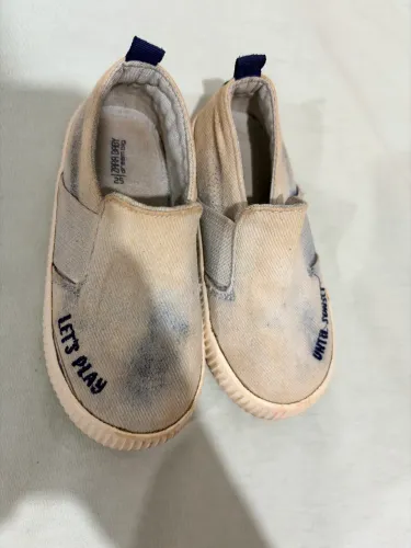 Sapato infantil masculino em tecido jeans desbotado