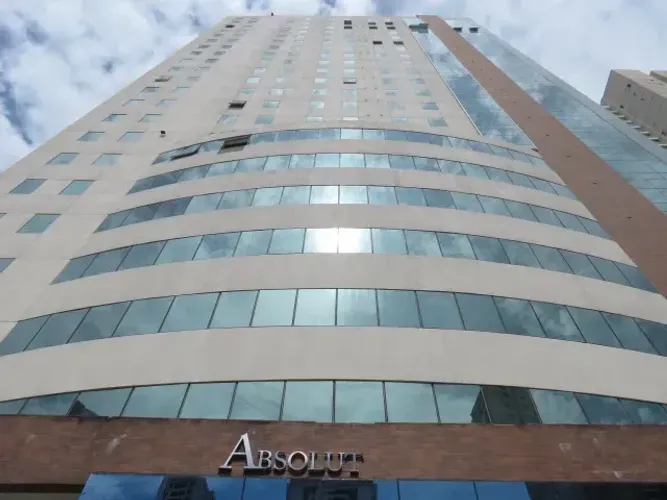 Centro comercial para aluguel possui 43 metros quadrados em Setor Bueno - Goiânia - GO