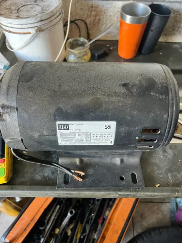 Motor trifásico