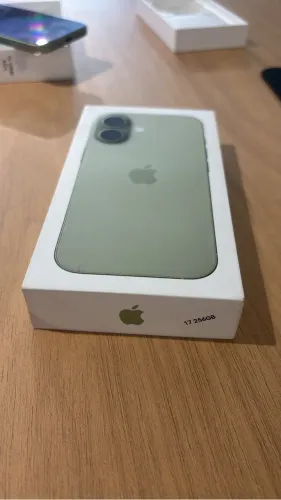 iPhone 17