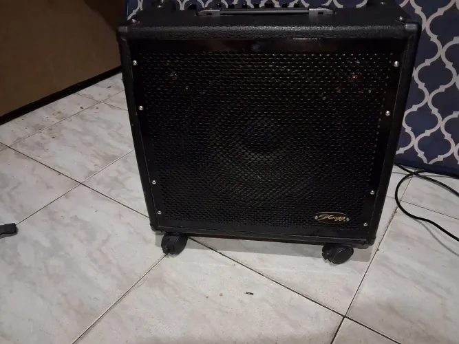 Amplificador de guitarra FR FR Stagg 60Watts