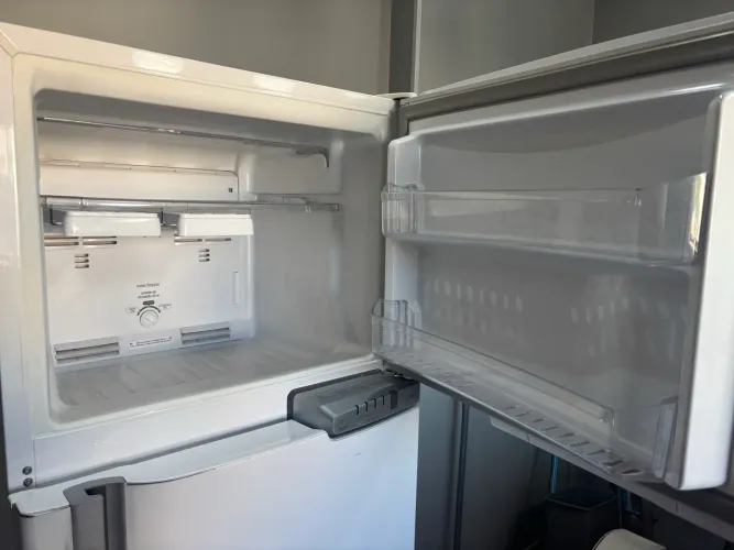 Vendo geladeira Brastemp clean 354 litros