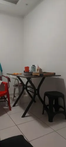Mesa de Mármore sem cadeiras