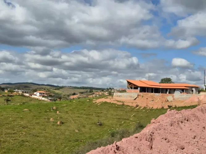 He Opções de lotes planos em Igaratá!