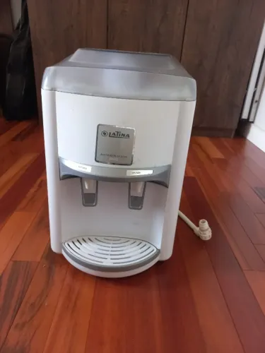 Purificador De Água Latina Pa335 Eletrônico Refrigerado Branco Bivolt