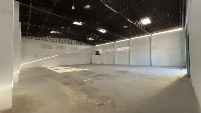 GALPÃO VIA EXPRESSA COM 600M²