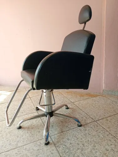 Cadeira de barbeiro e outros