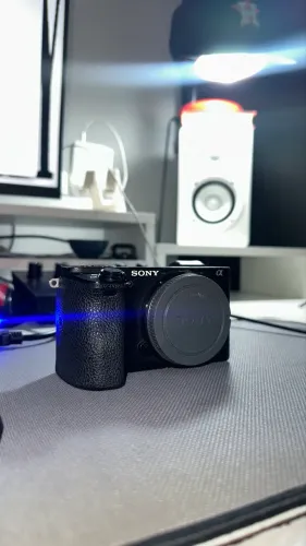 Câmera Sony a6500 4K (Corpo) + 1 carregador e 1 bateria