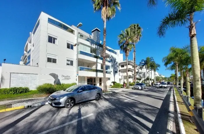 Excelente Apartamento em Jurerê Internacional com 2 Quartos, Piscina, Salão de Festas