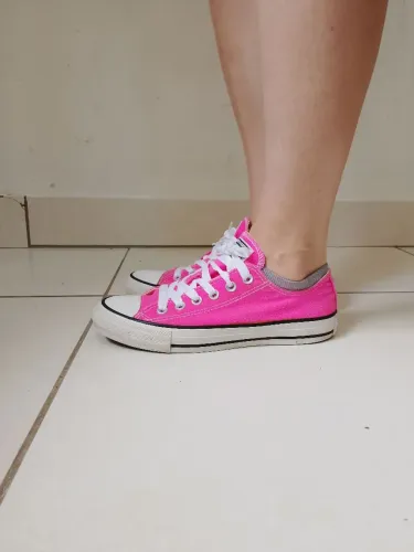 2 Tênis all Star( rosa e vermelho)