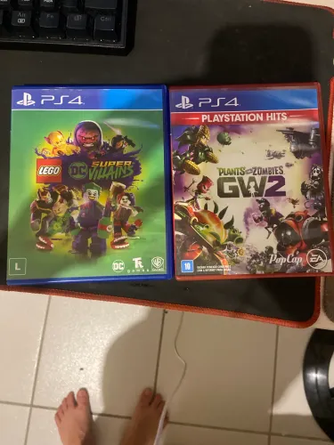 Jogos de PS4 - Plants vs Zombies GW2 PS Hits ; Lego Dc Super Villains. R$40,00 a unidade