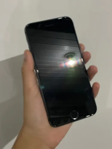 IPhone 8 100% acompanha capa película e cabo