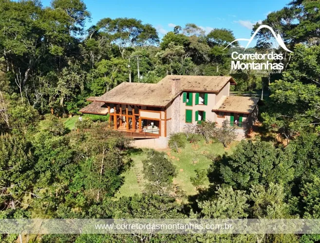 Casa de Campo de Alto Padrão à Venda no Condomínio Espelho DÁgua Domingos Martins/ES