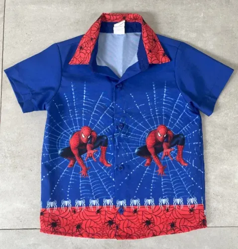 Camisa infantil Homem Aranha tamanho 4