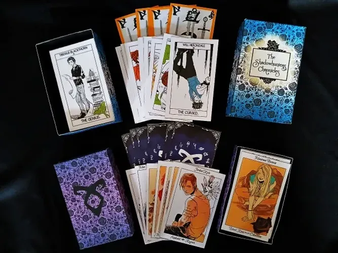 colecionável de livro - Cartas de Tarô - Shadowhunters - Instrumentos Mortais - Feito a mã