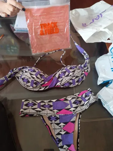 Biquíni roxo