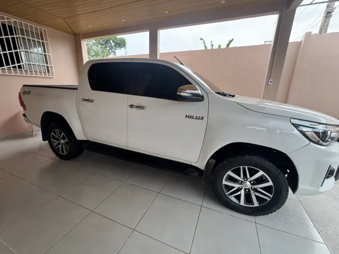 Toyota Hilux CD SRV 4X4 2.7 Flex 16V Aut. 2017