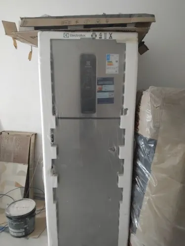 Geladeira Eletrolux nova 480 litros
