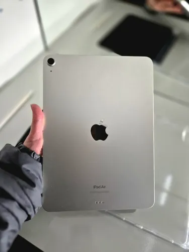 iPad Air 5ª Geração M1 64GB + Caneta + 2 Capas + Película Bettdow Aplicada + Carregador