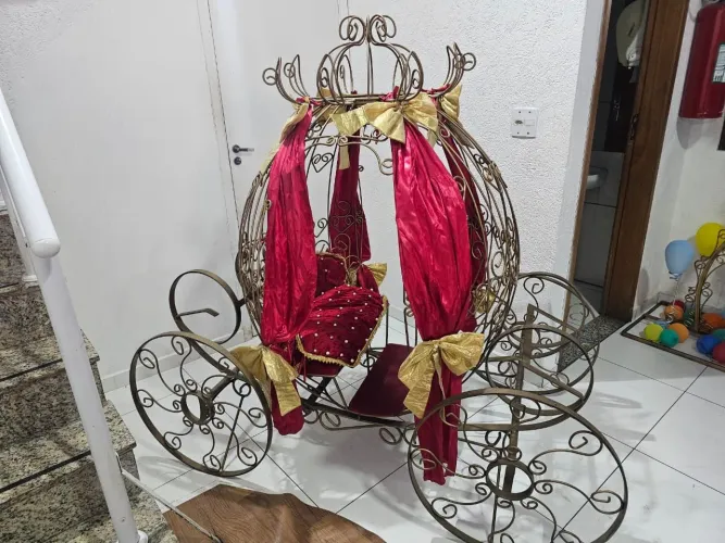 Carruagem de ferro para decoracao festas