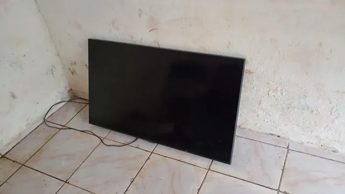 TV Samsung 43' com defeito