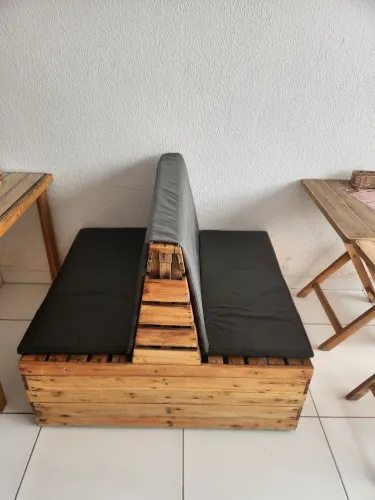 SOFA DE MADEIRA
