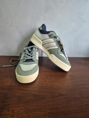 Vendo tenis adidas Rivalry Low 86 Linen Green