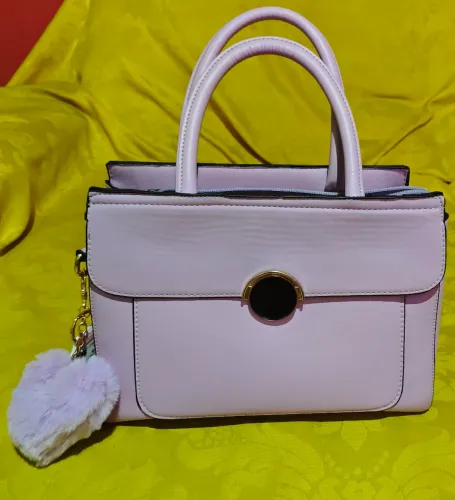Bolsa lilás falso couro tamanho médio