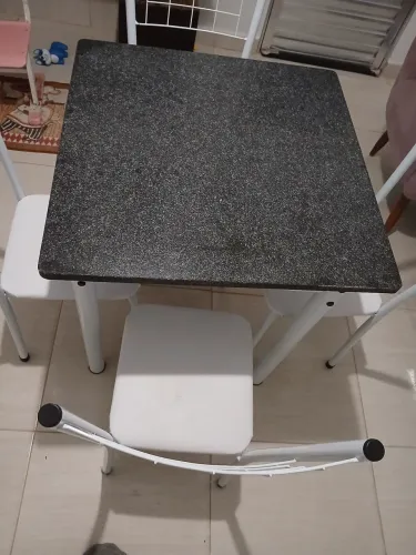Mesa 4 cadeiras