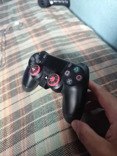 Controle Playstation 4 original com cabo pra carregar ou jogar no computador