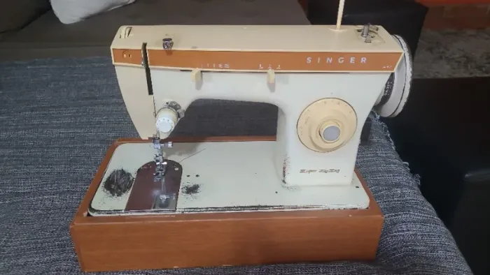 Máquina de costura Singer Super Zigzag