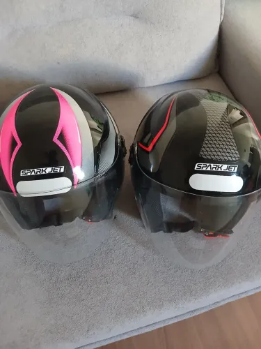 Vendo dois capacetes