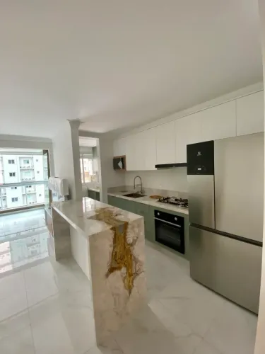 Apartamento para venda tem 70 metros quadrados com 2 quartos em Morretes - Itapema - Santa