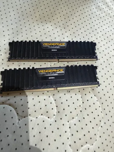 Memoria RAM Corsair Vengeance LPX 16GB (2x8GB) DDR4 3000MHz CL16