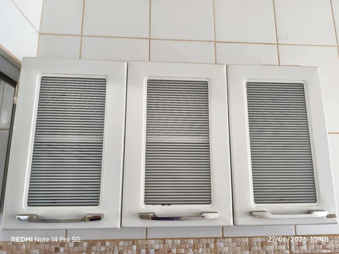 Armário de parede 3 portas
