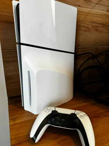 *PS5 Slim 1 TB com leitor de disco *