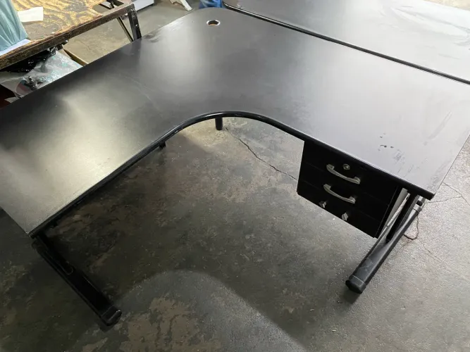 Mesa, escrivaninha com gavetas para escritório