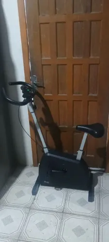 Bicicleta Ergométrica Dream com monitor e suporte para smartphone