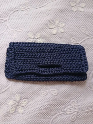 Bolsa tricot/croché estruturado azul marinho