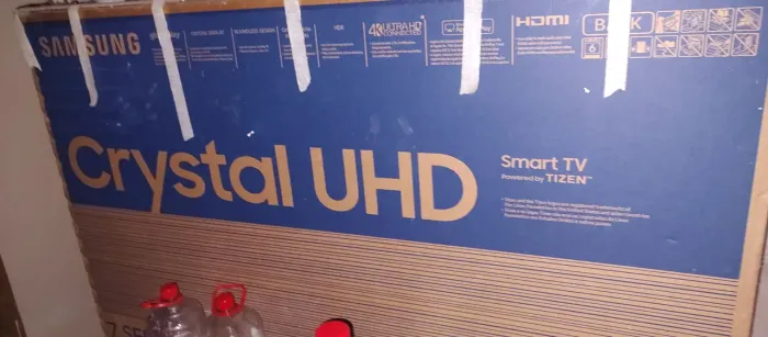 Vendo essa TV Samsung 50 polegadas cristal full HD 50 polegadas tela quebrada vendo por TV