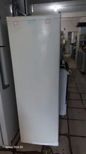 Geladeira palito 240 litro