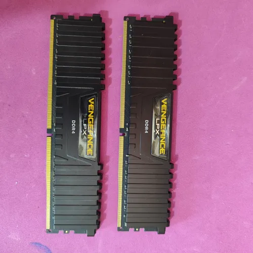 Memória ram DDR4 Corsair VENGEANCE LPX 2x8 dual Channel